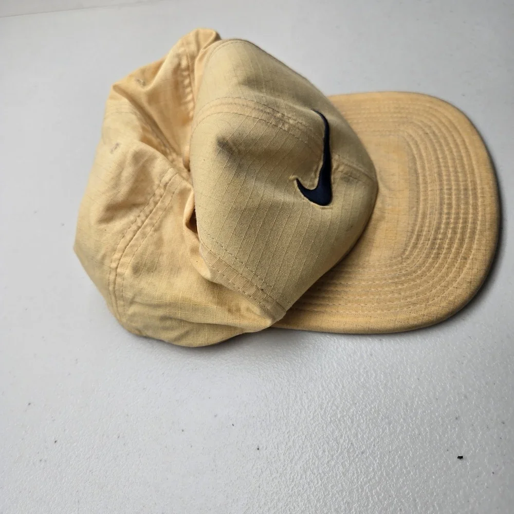 Nike Golf  Unisex Baseball Cap ONE SIZE Yellow Curved Snapback Logo Swoosh